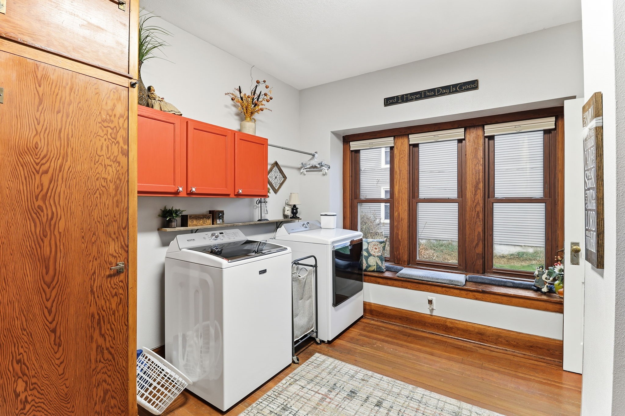 105 W Rippey Avenue