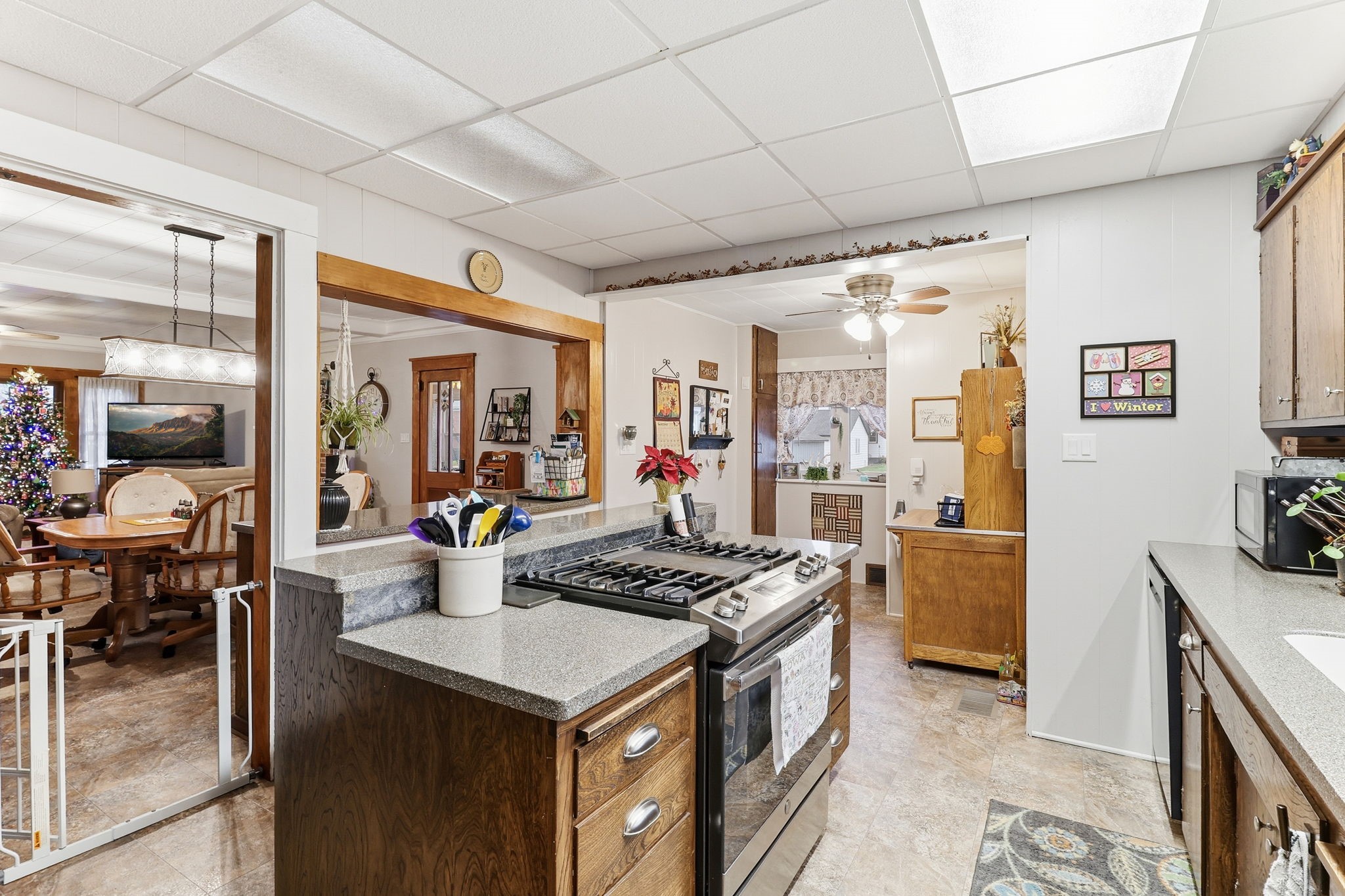 105 W Rippey Avenue