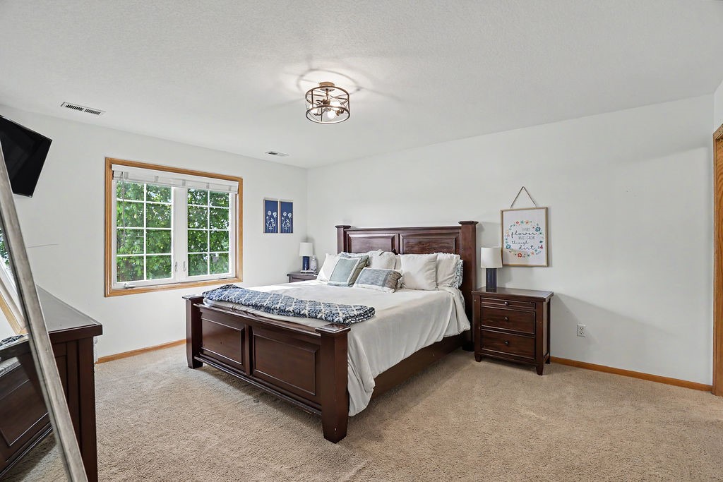 1819 NW Lakeside Drive