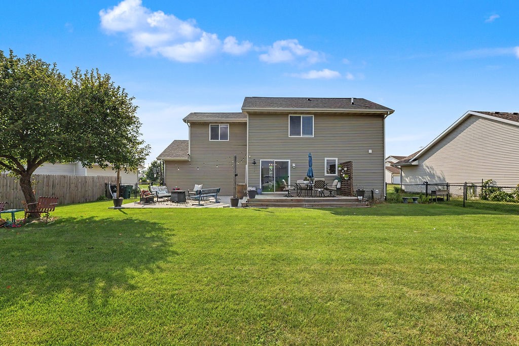 1819 NW Lakeside Drive