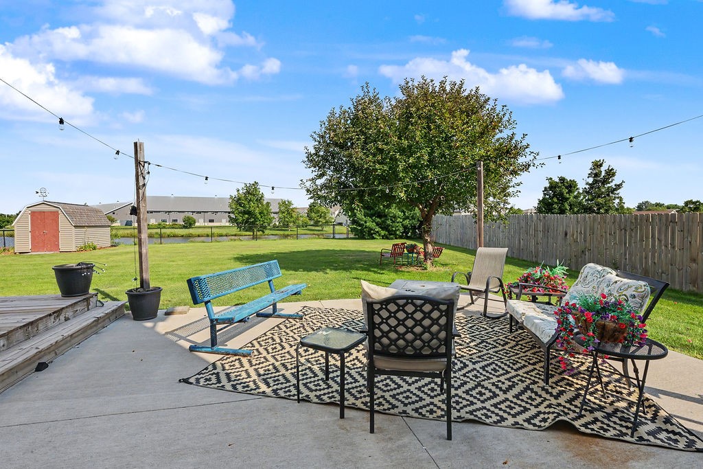 1819 NW Lakeside Drive