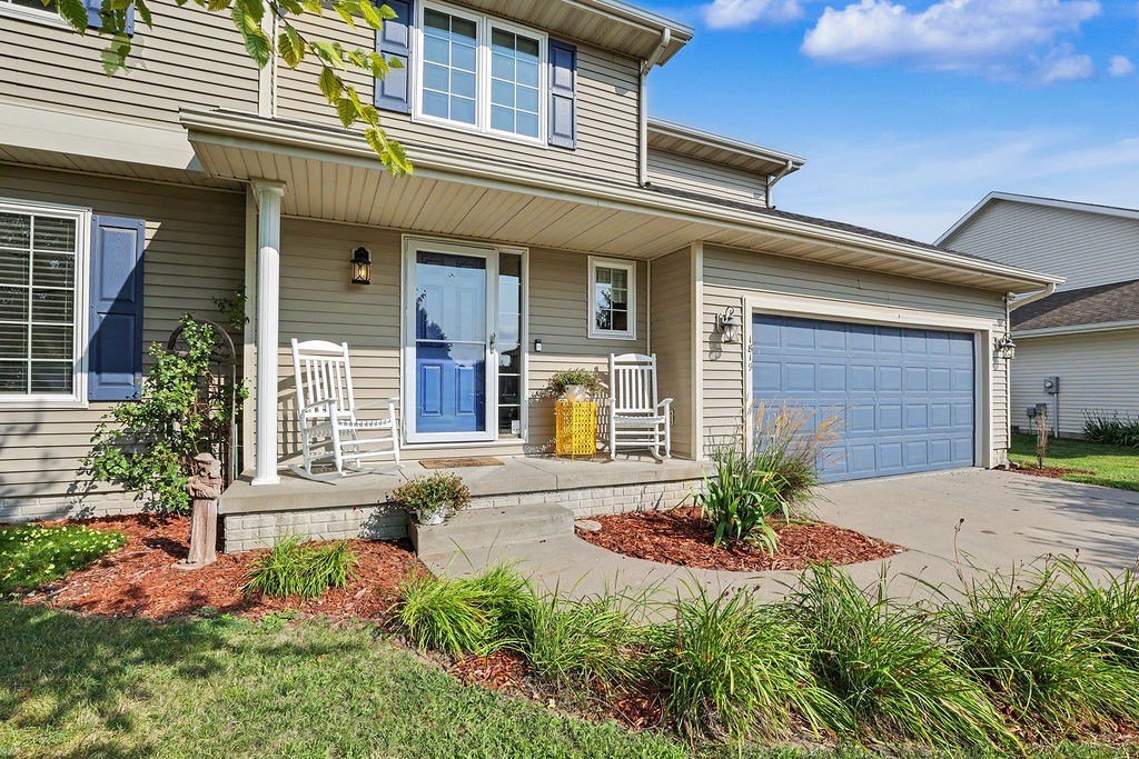 1819 NW Lakeside Drive