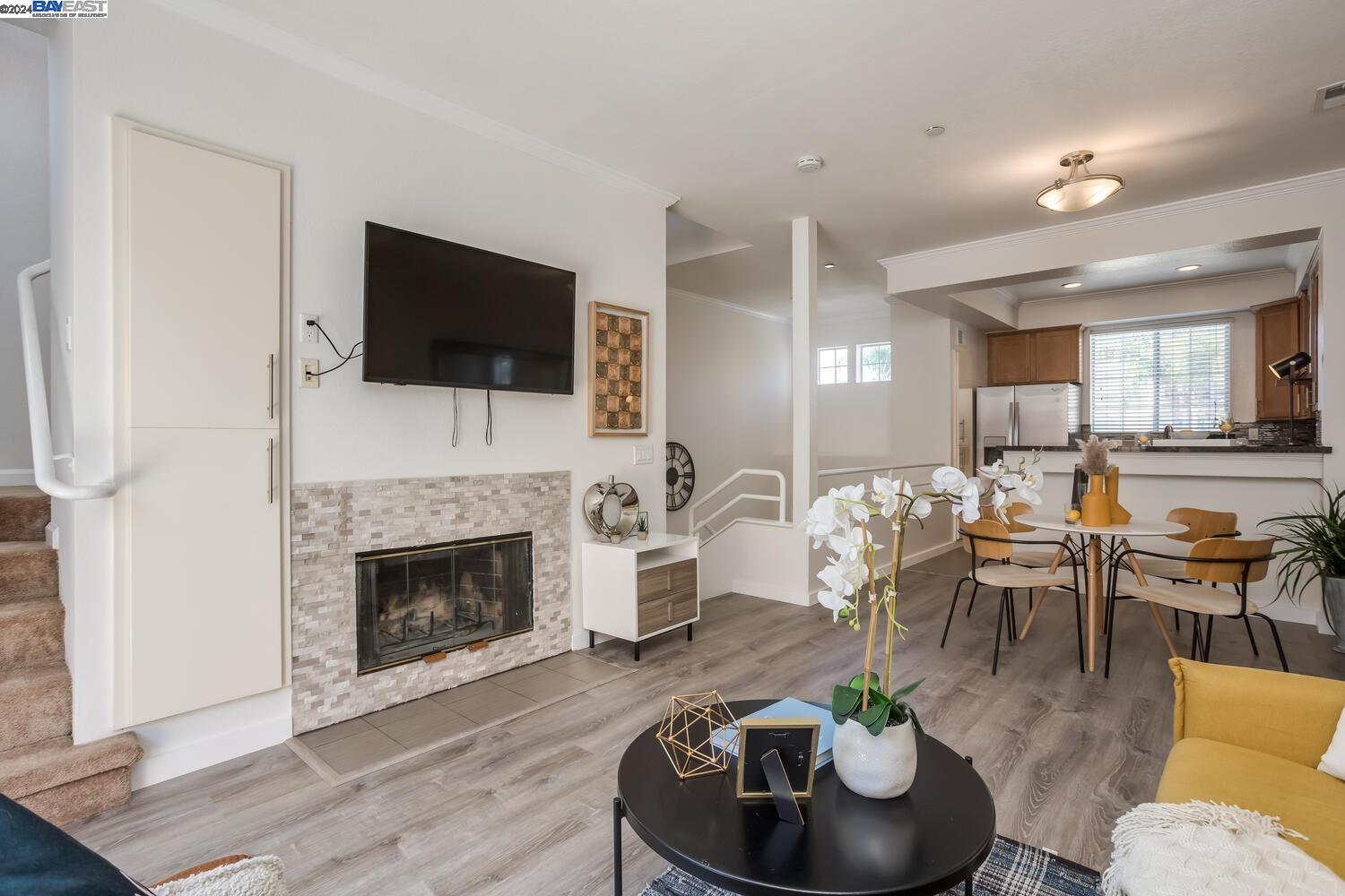 1490 Los Buellis Way