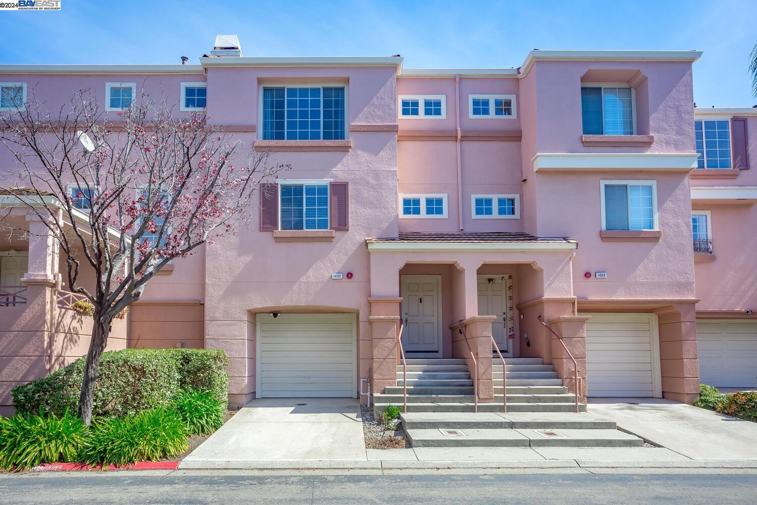 1490 Los Buellis Way