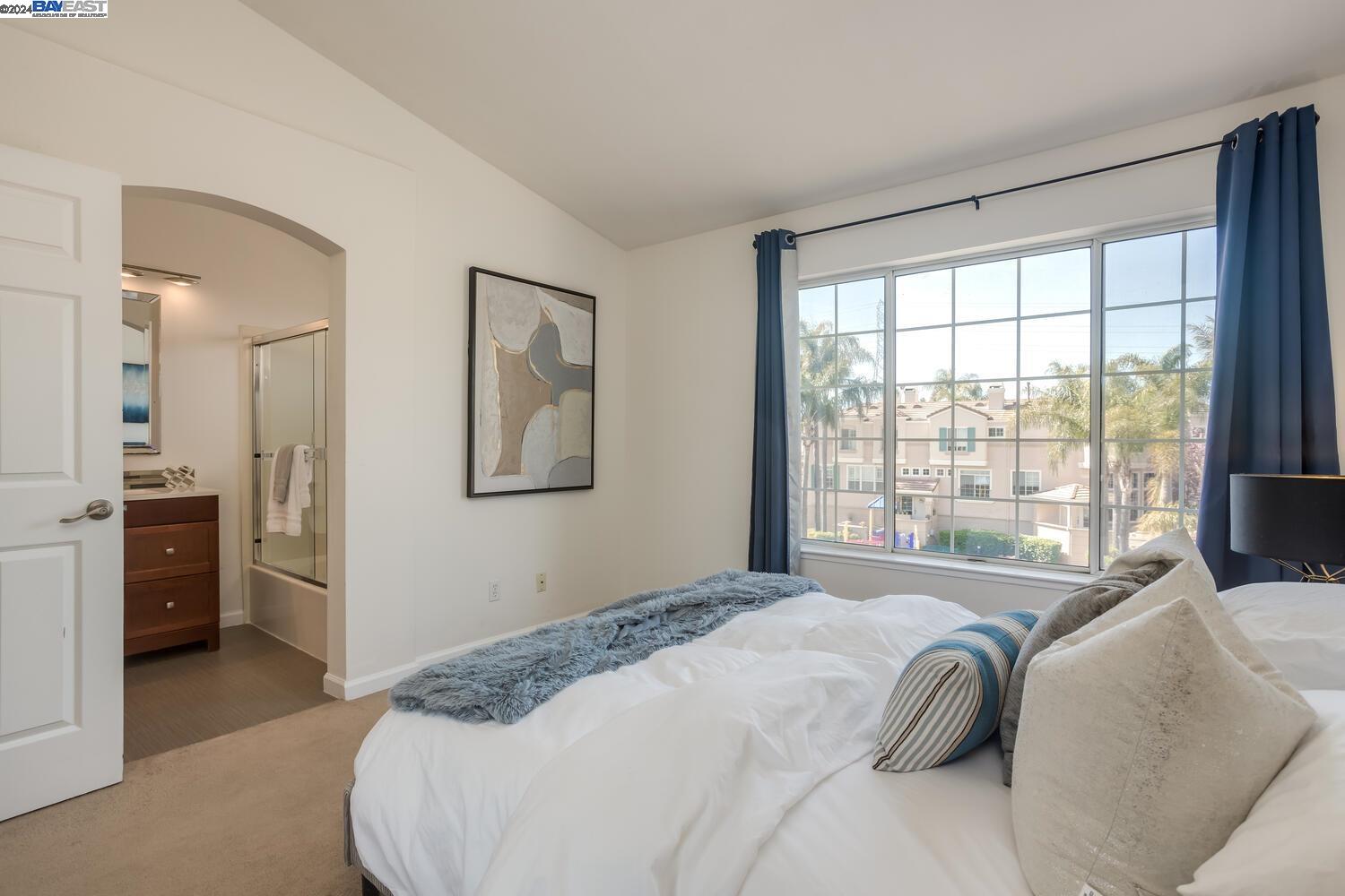 1490 Los Buellis Way