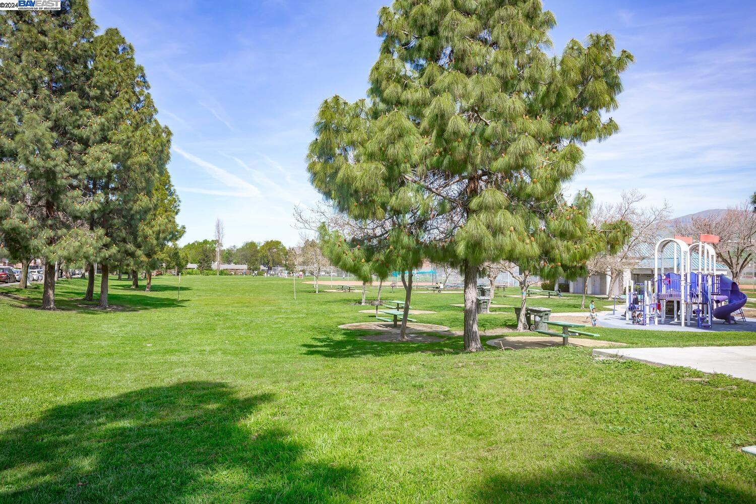 1490 Los Buellis Way