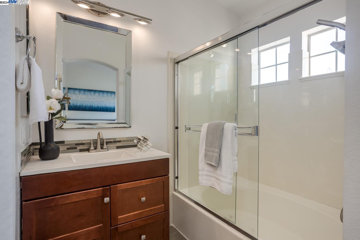 1490 Los Buellis Way