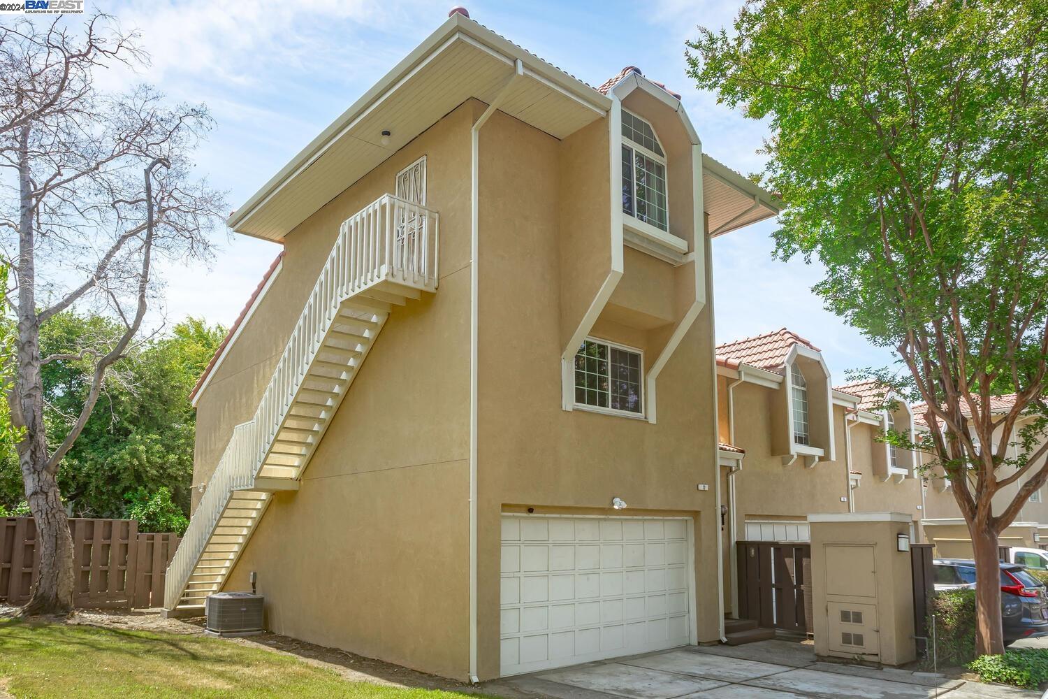 12 Blue Coral Terrace