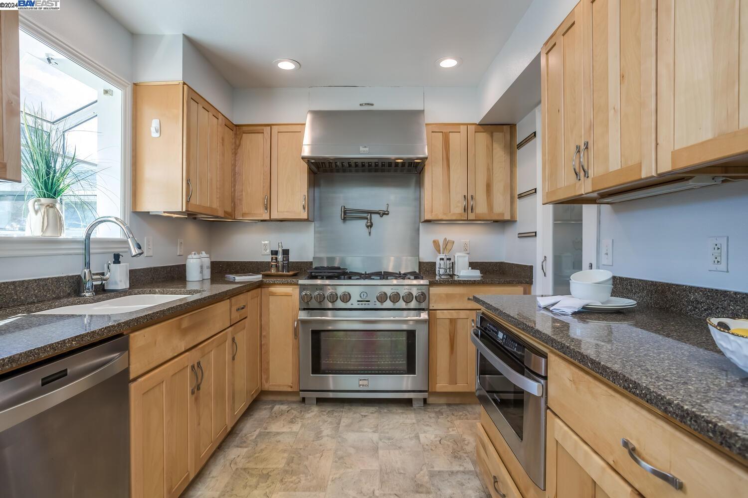 7379 Birkdale Dr