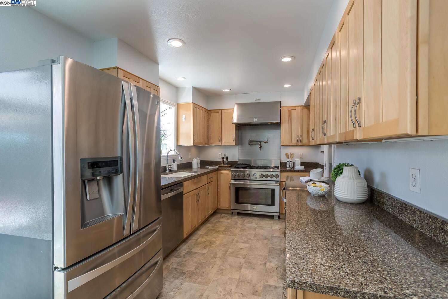 7379 Birkdale Dr