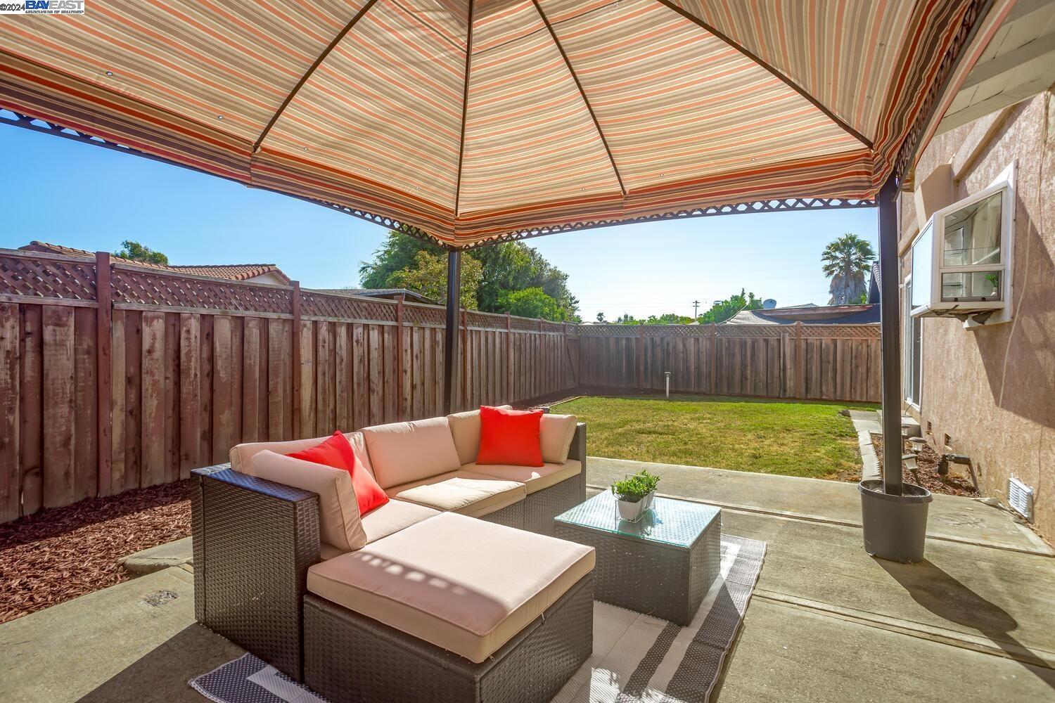 7379 Birkdale Dr