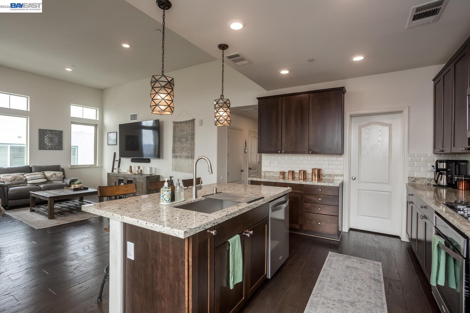 3077 Valley Of Hearts Del Pl # 6