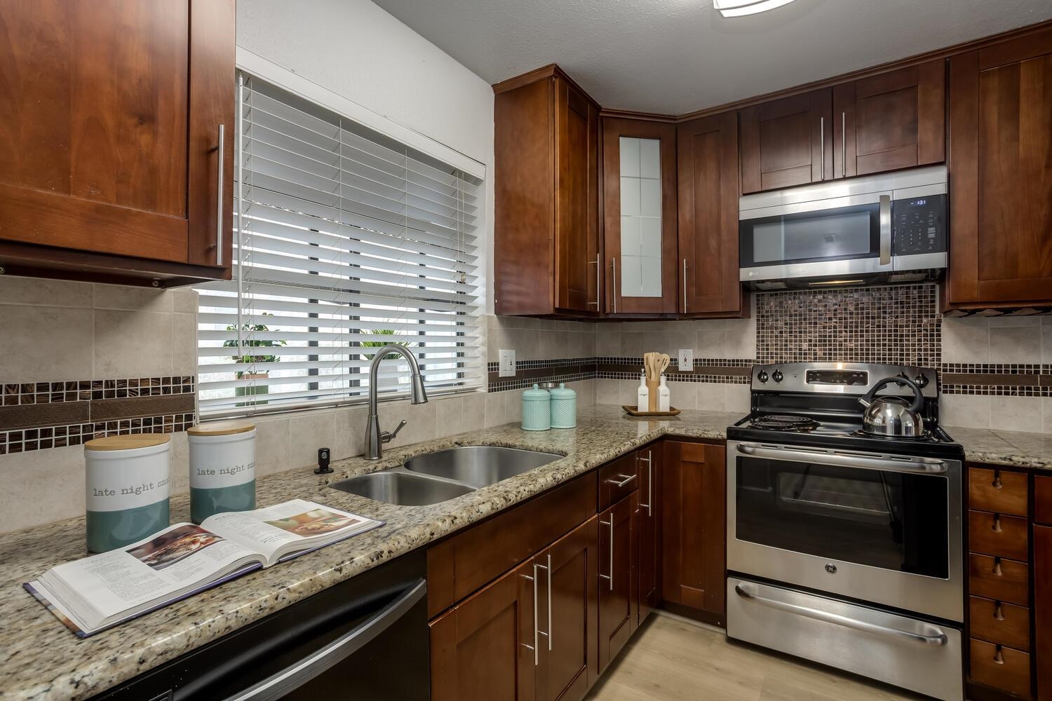 6001 Joaquin Murieta Ave # F