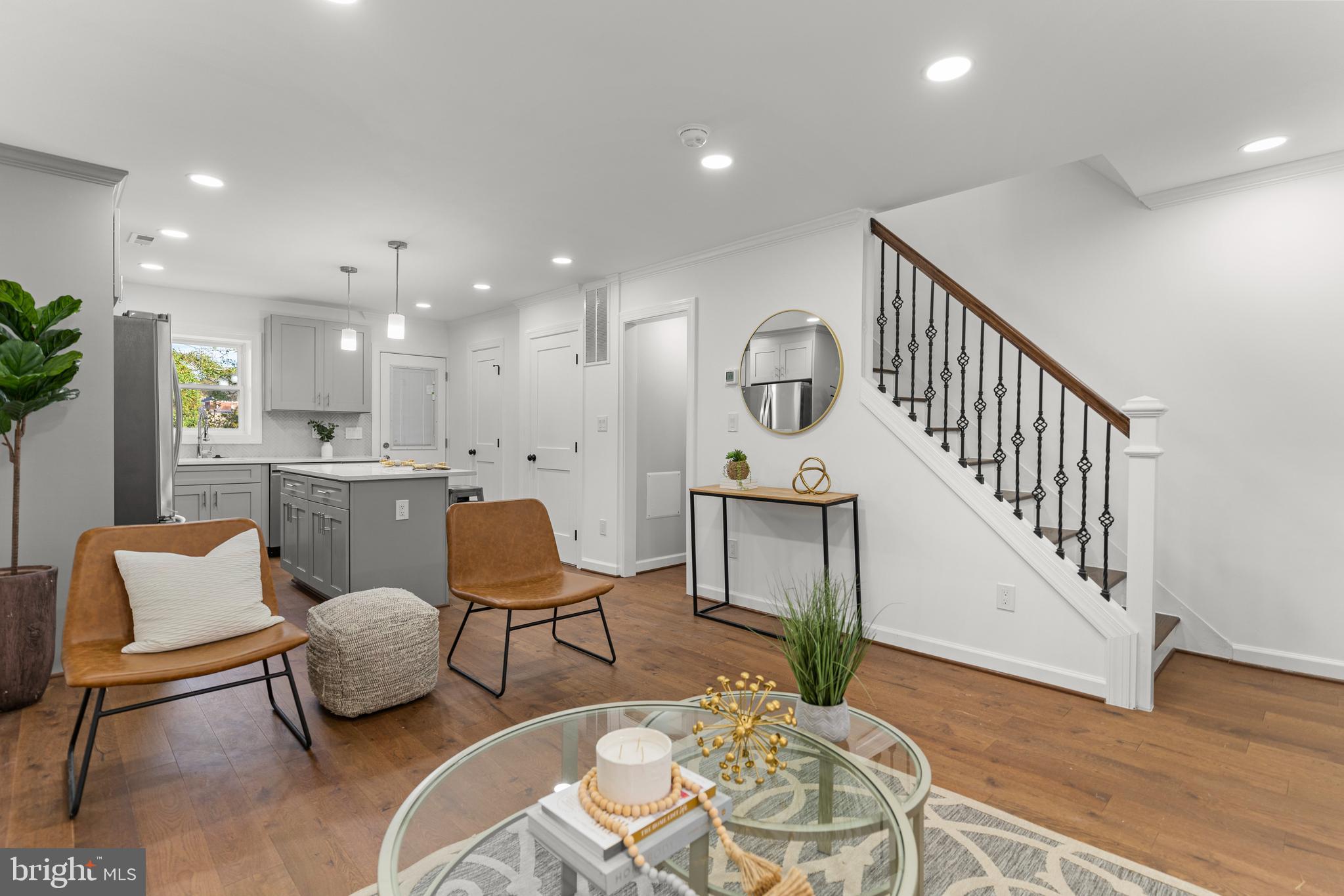 557 47th Street NE