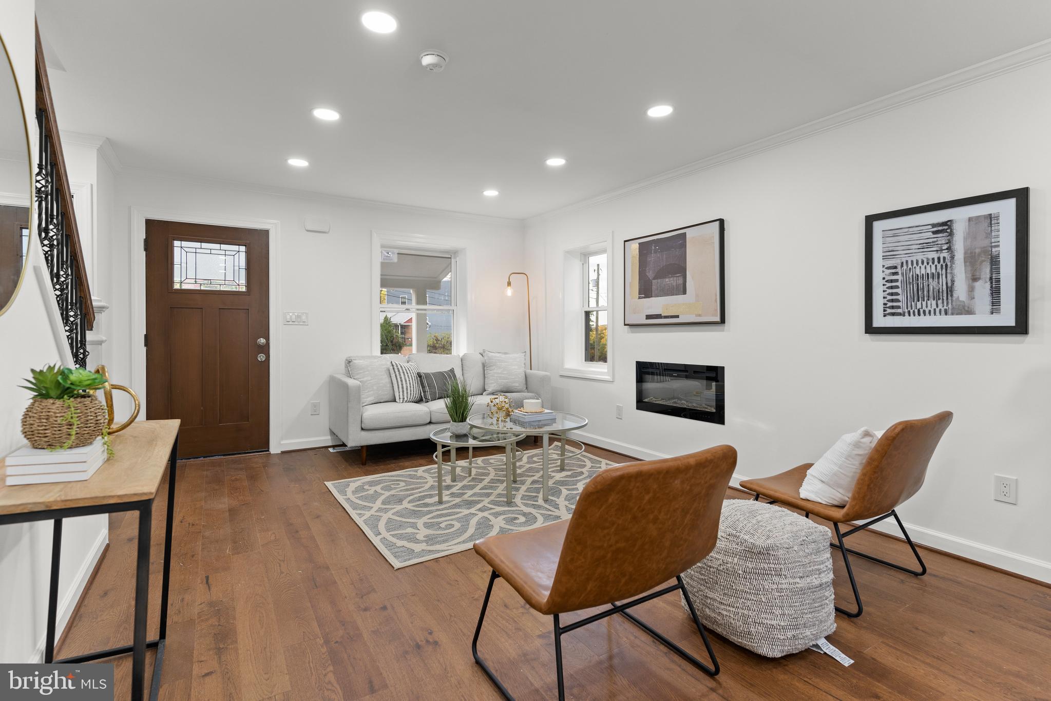 557 47th Street NE