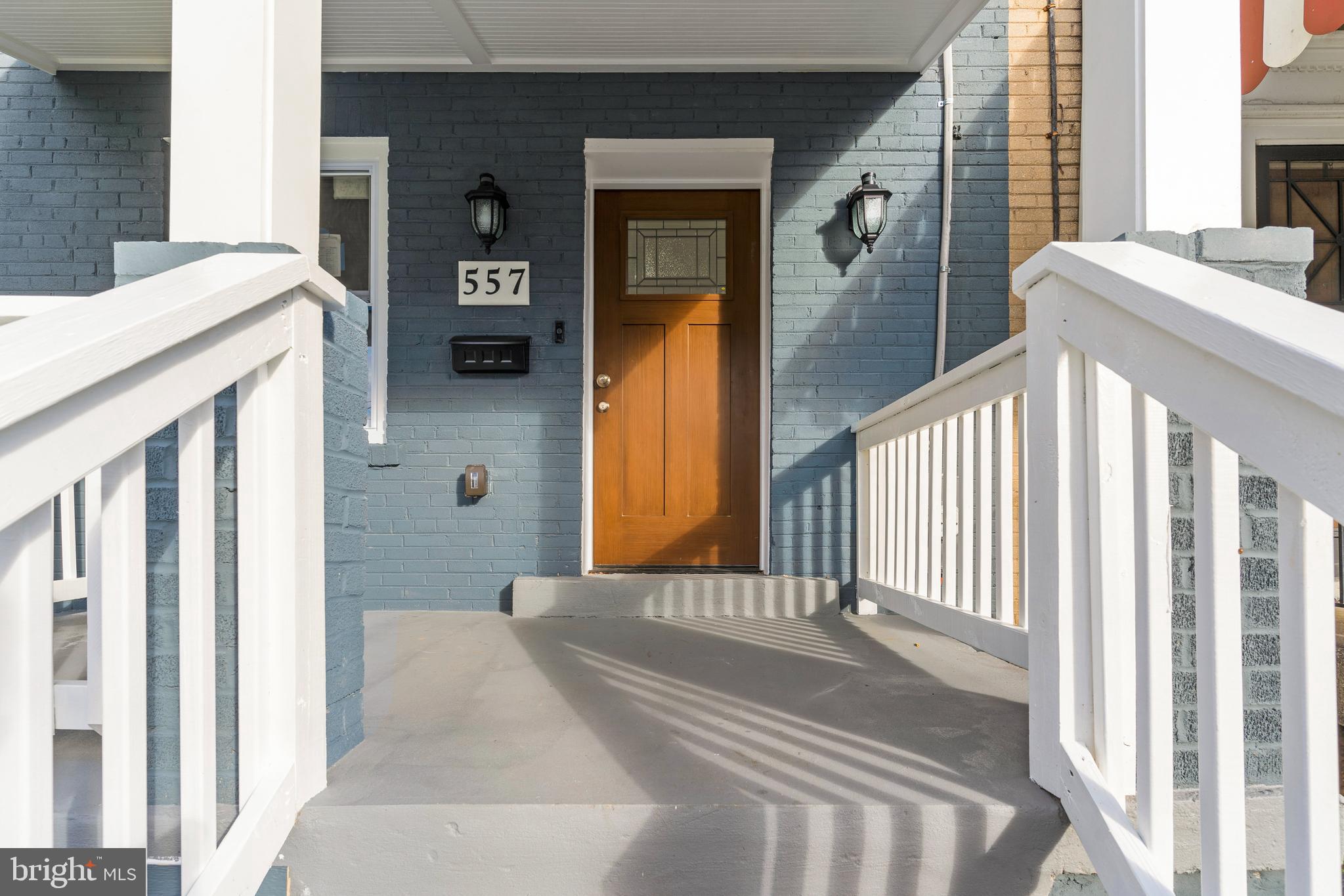 557 47th Street NE