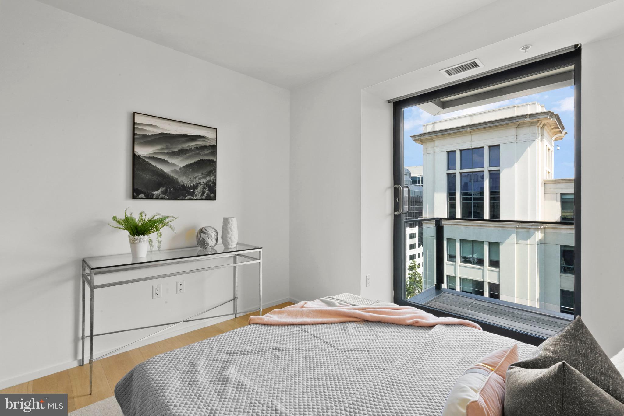 920 I Street NW Unit: 1009
