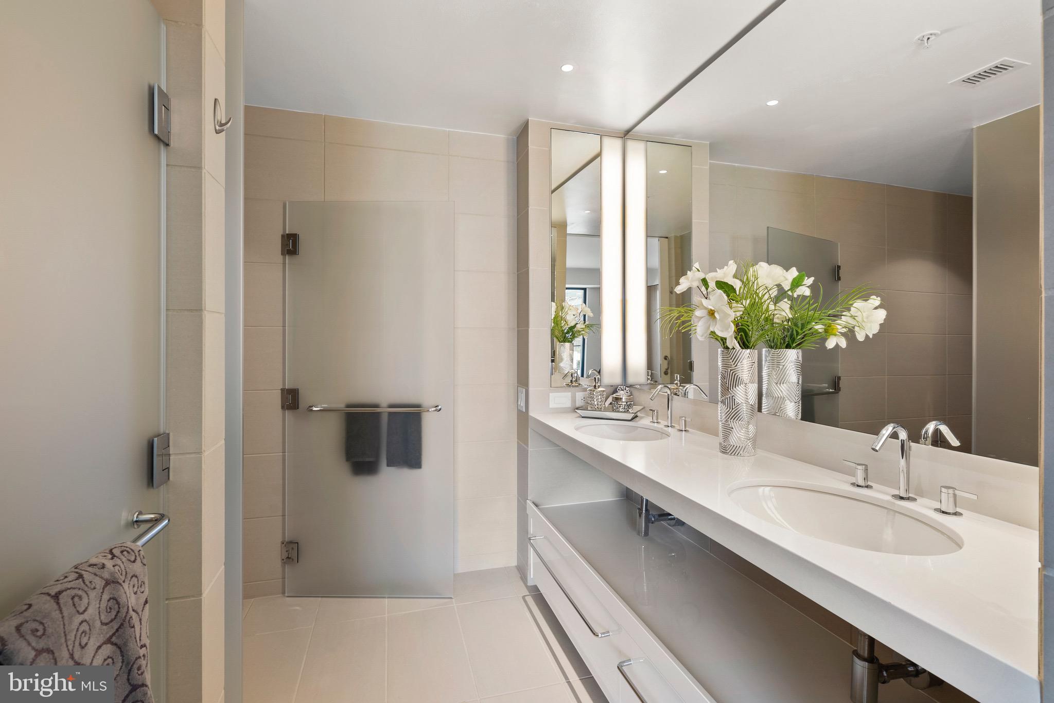 920 I Street NW Unit: 1009