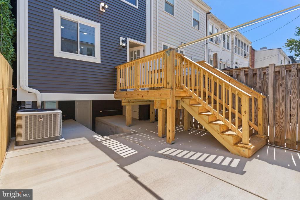 1123 Owen Pl NE