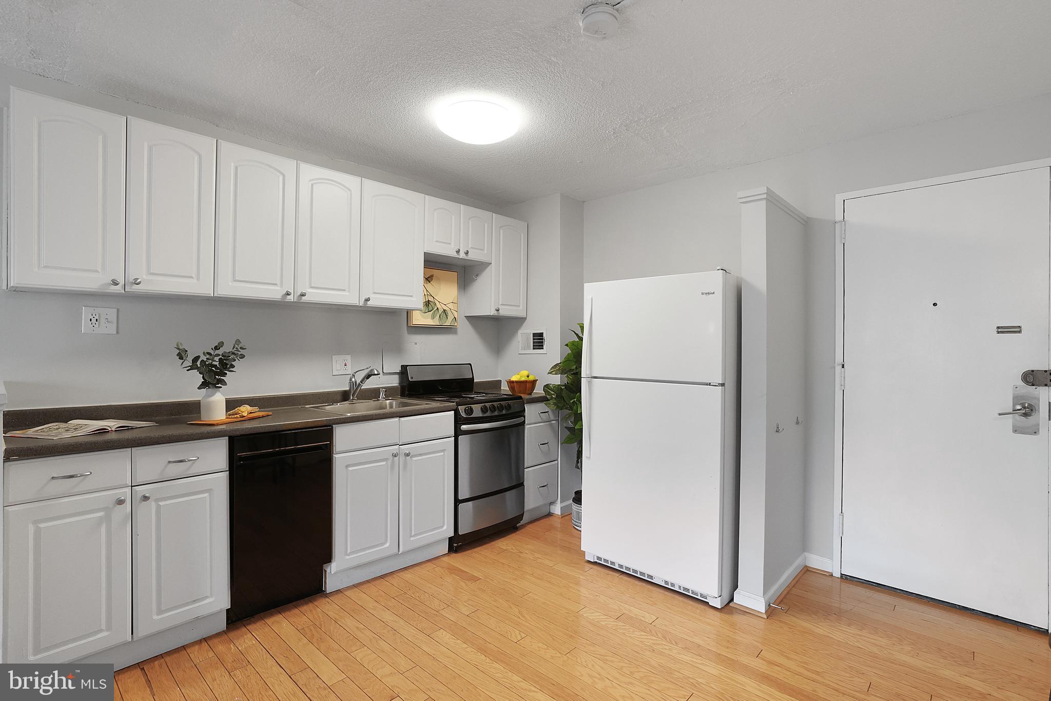 1718 P St NW #612
