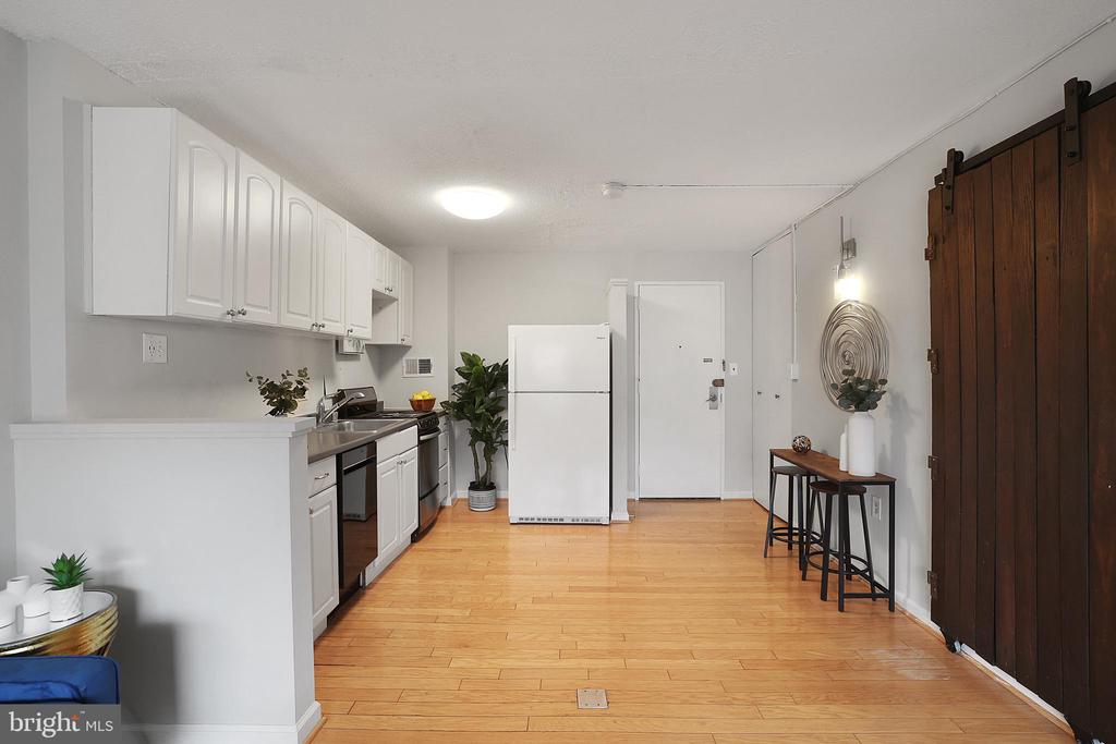 1718 P St NW #612