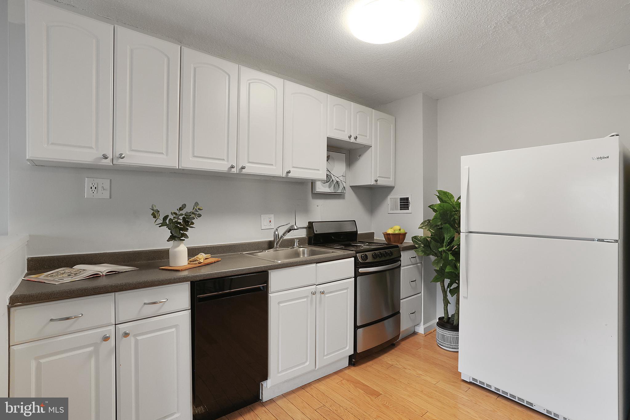 1718 P St NW #612
