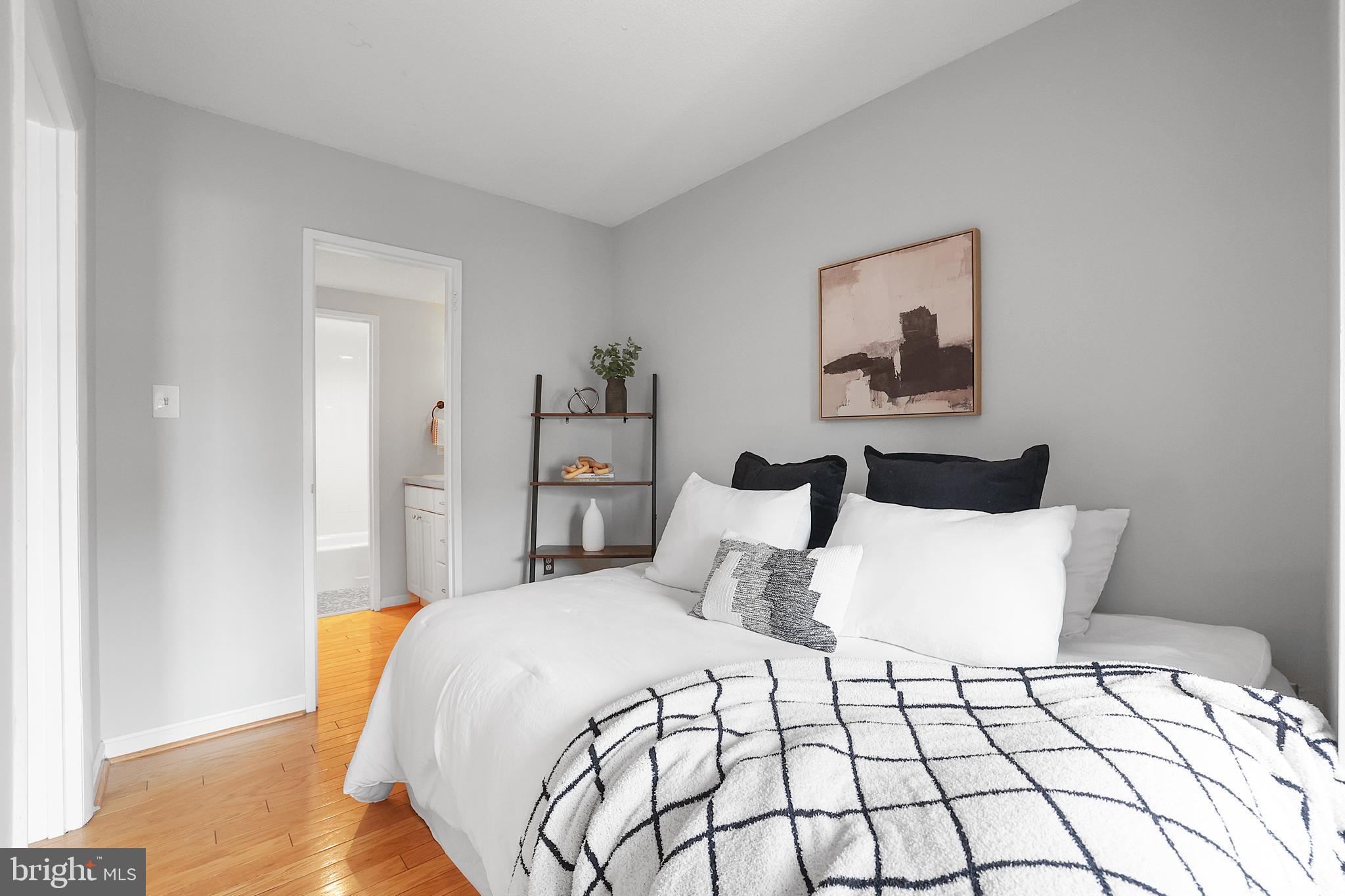 1718 P St NW #612