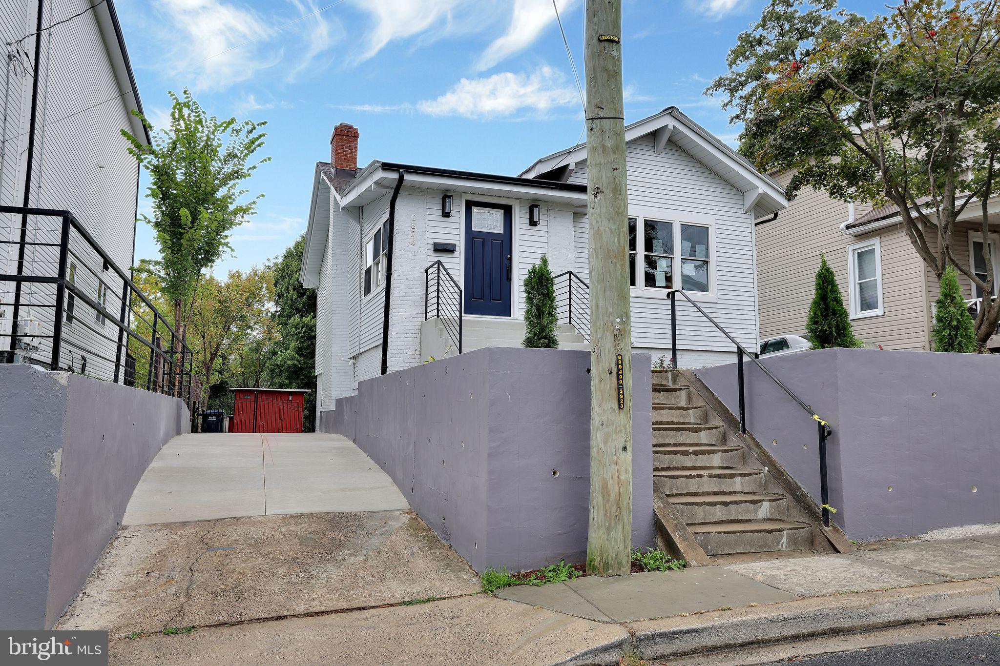 2825 Brentwood Rd NE