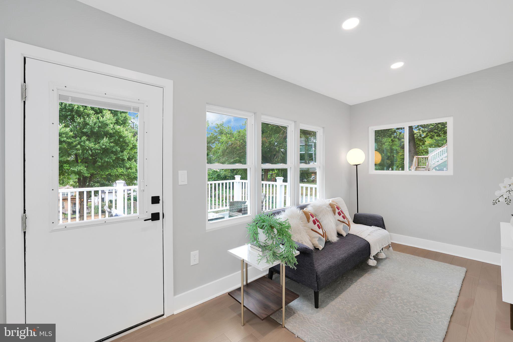 2825 Brentwood Rd NE