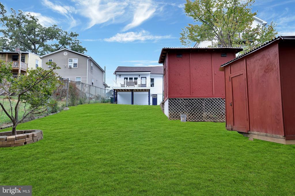 2825 Brentwood Rd NE