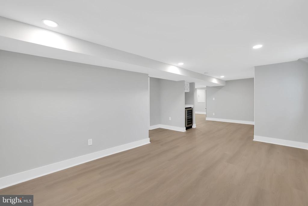 2825 Brentwood Rd NE