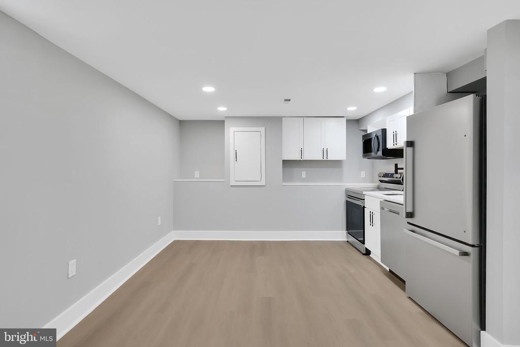 2825 Brentwood Rd NE