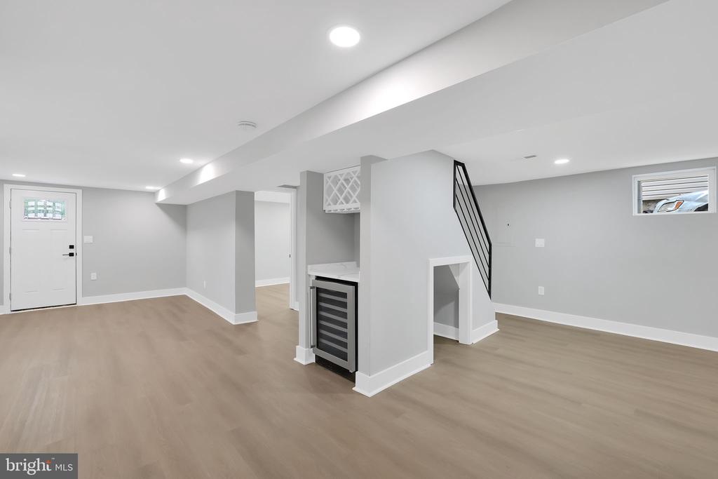 2825 Brentwood Rd NE
