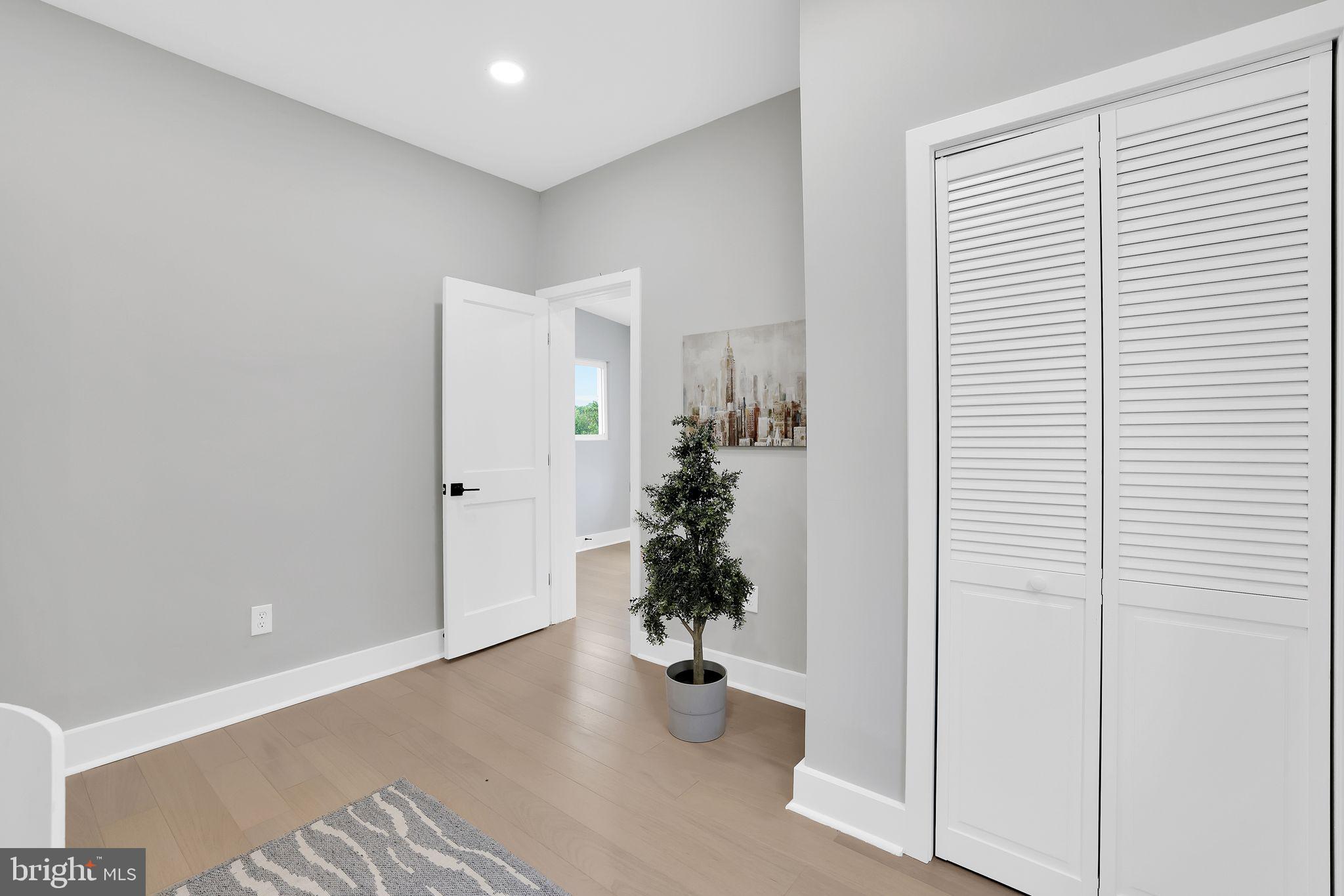 2825 Brentwood Rd NE