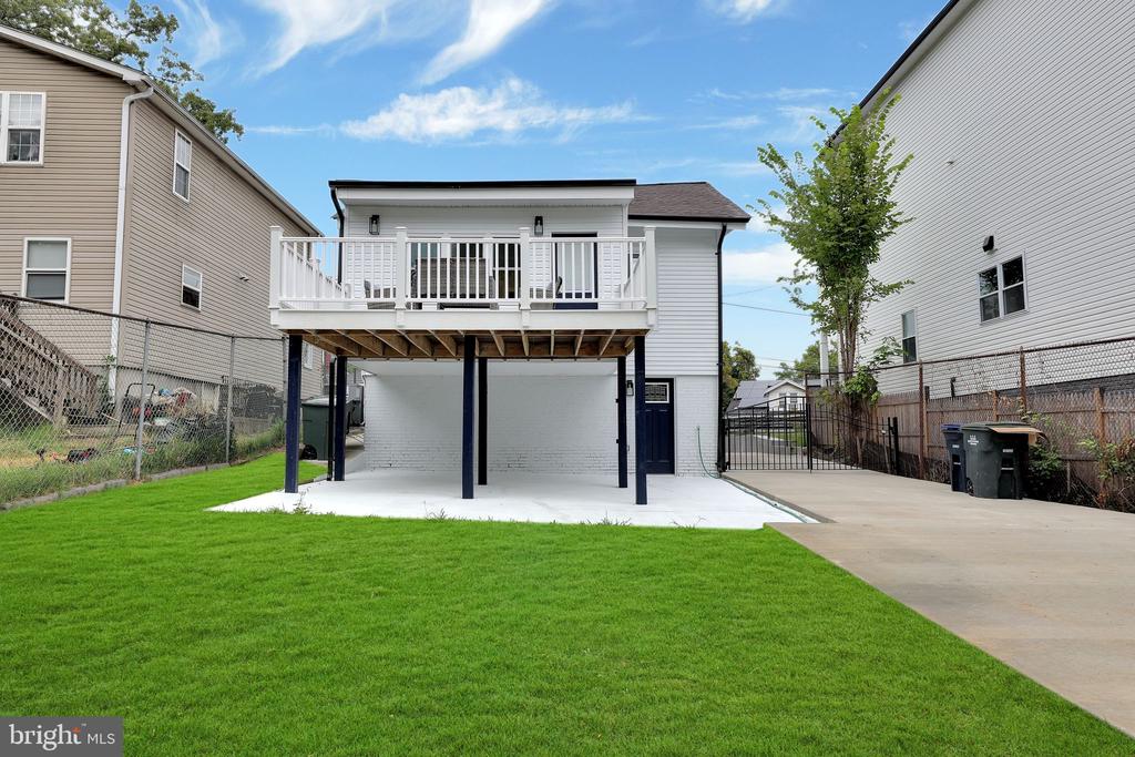 2825 Brentwood Rd NE