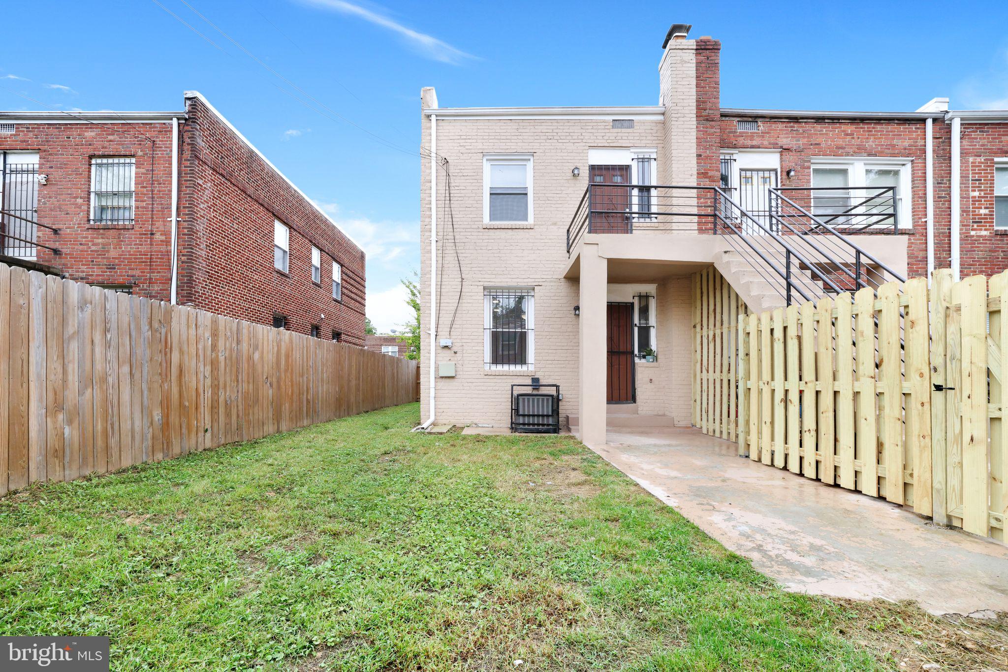 424 Mellon St SE