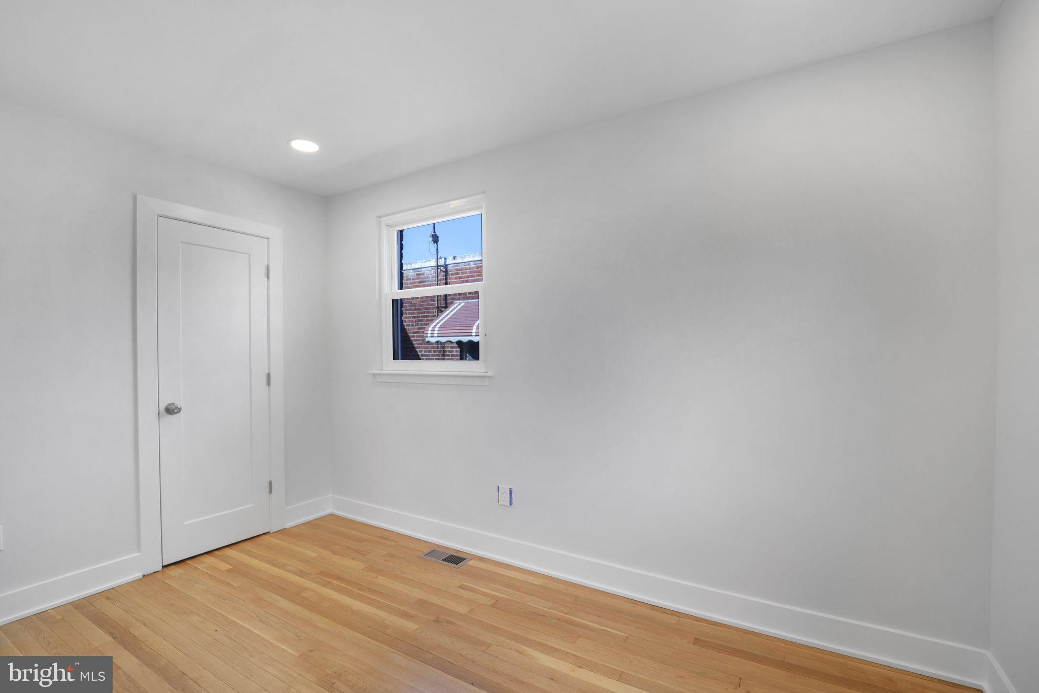 624 Madison St NE