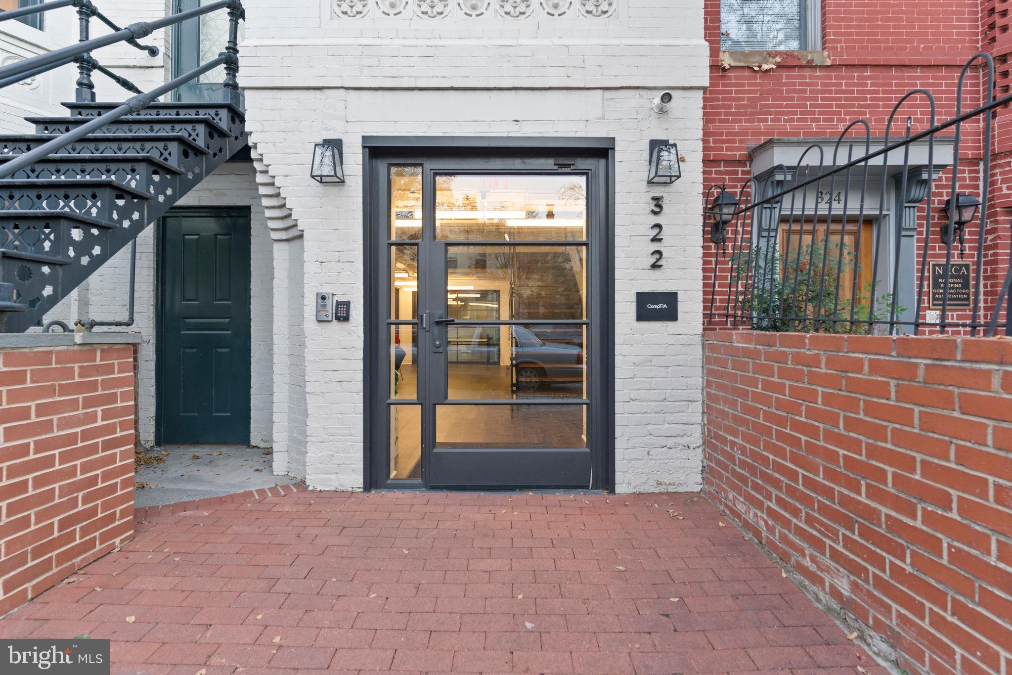 322 4th St NE