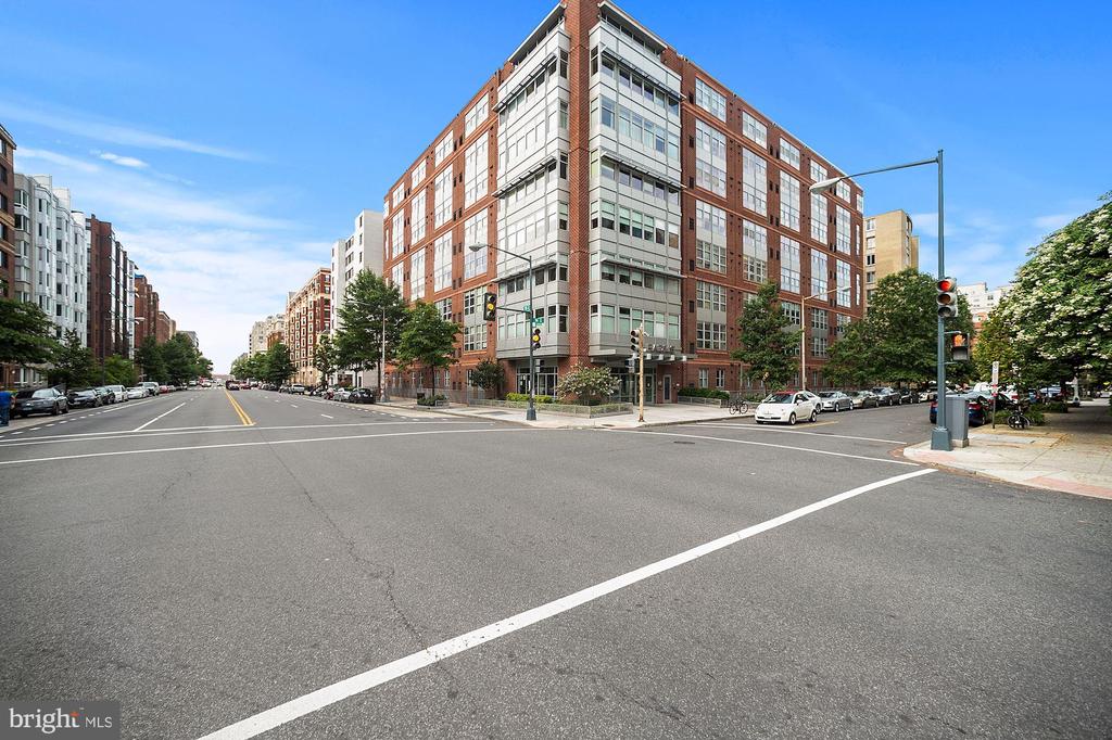 1300 N N St NW #306