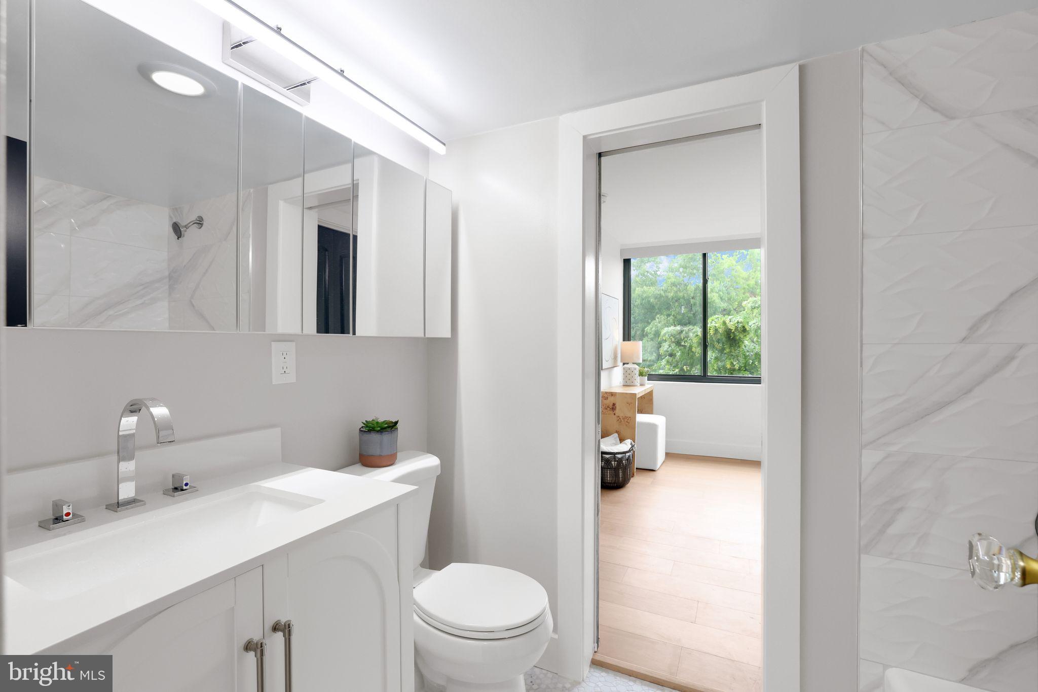 2030 F St NW #304