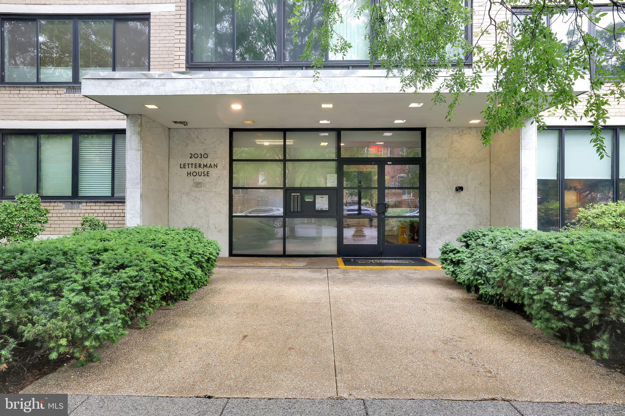 2030 F St NW #304