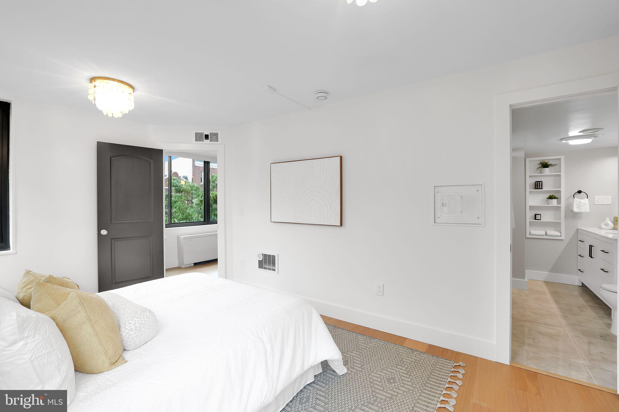 2030 F St NW #304