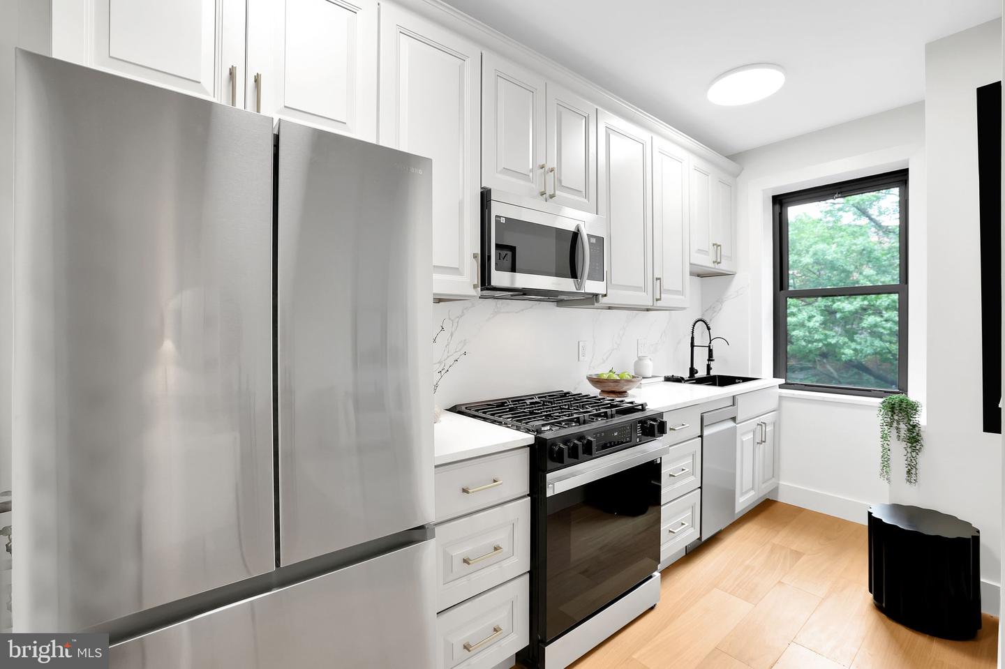 1010 25th St NW #405