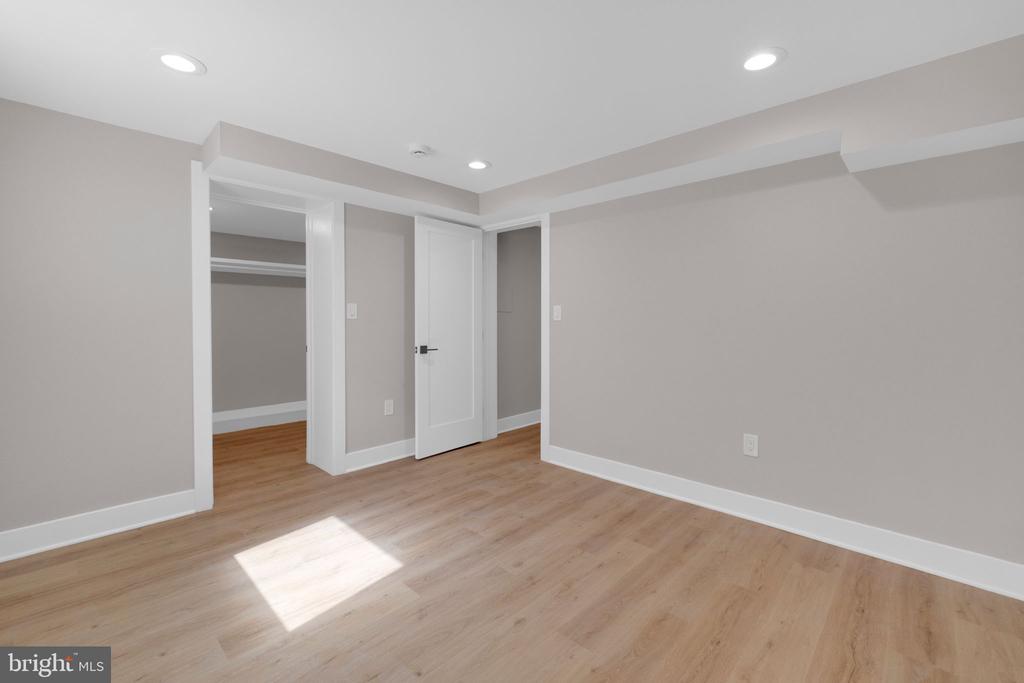 1427 Jackson St NE
