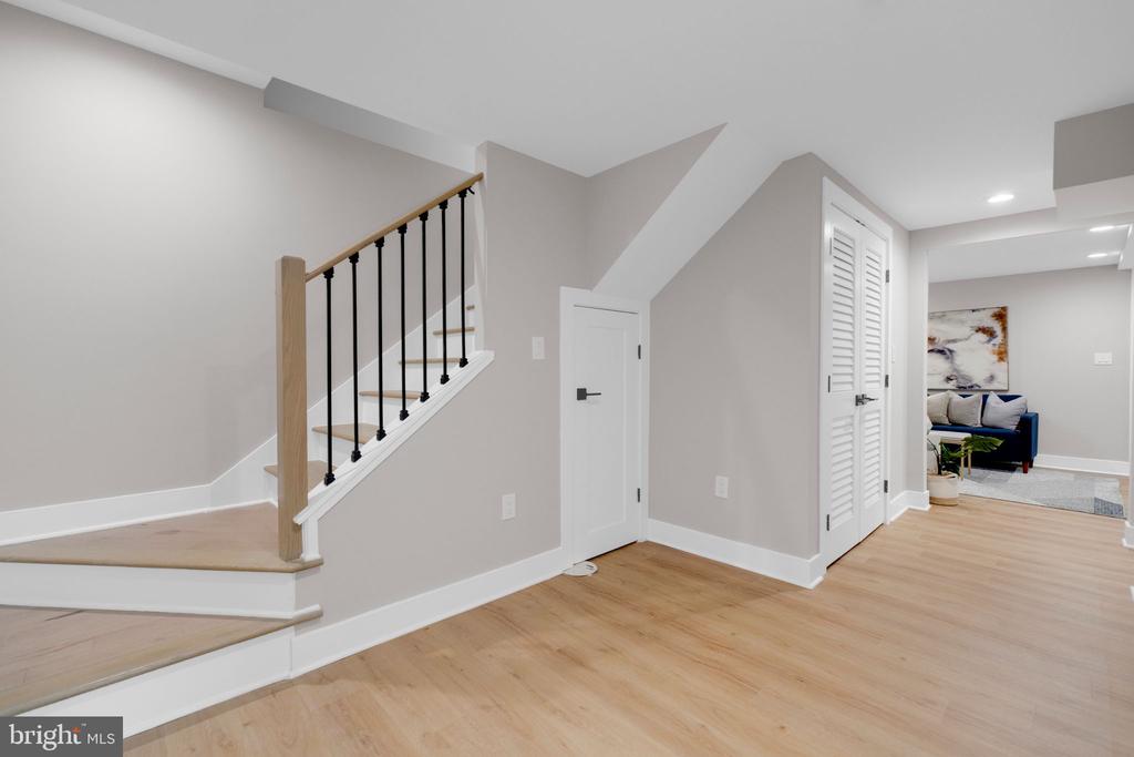 1427 Jackson St NE
