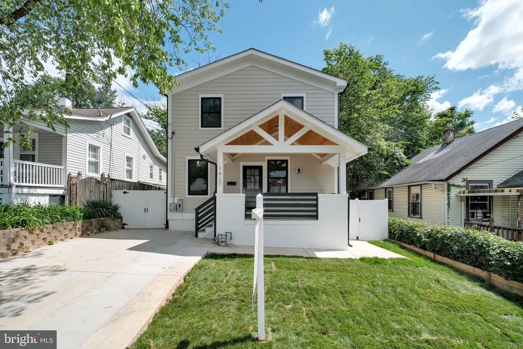 1427 Jackson St NE