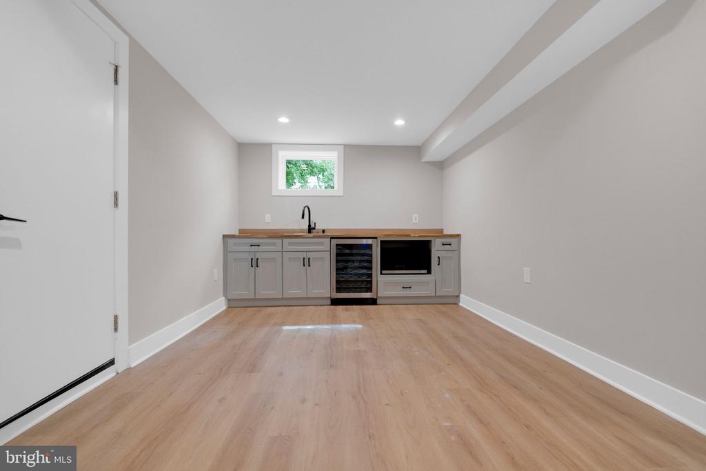 1427 Jackson St NE
