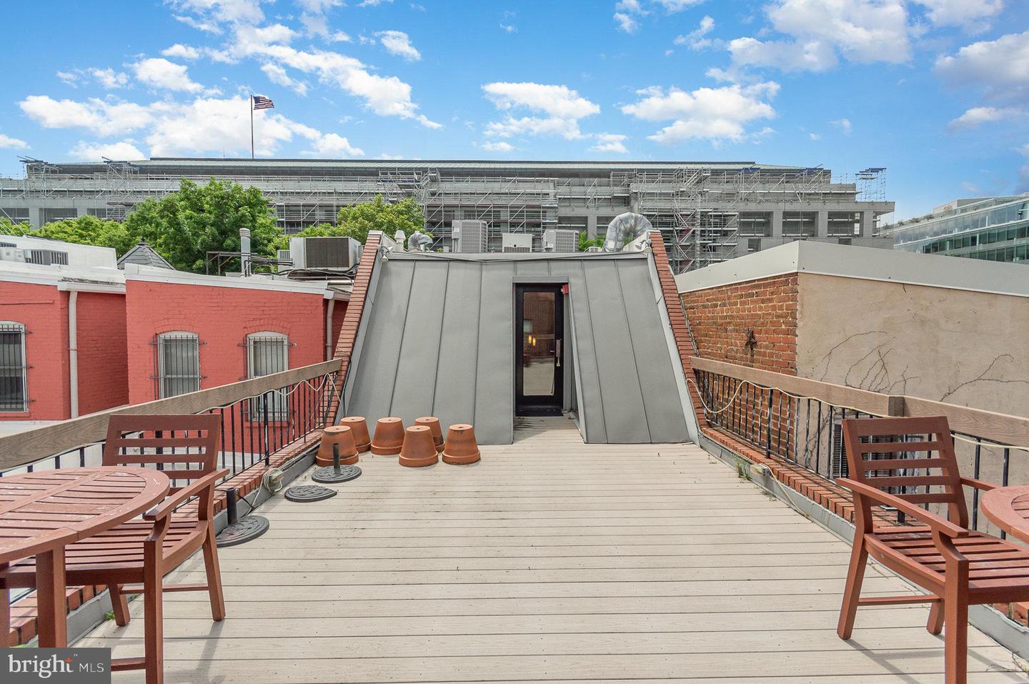 515 2nd St NE