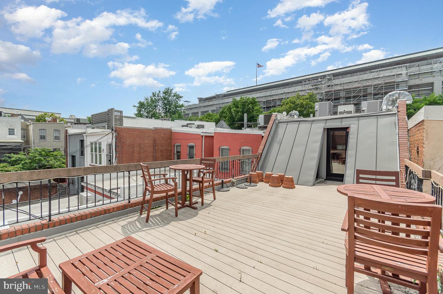 515 2nd St NE