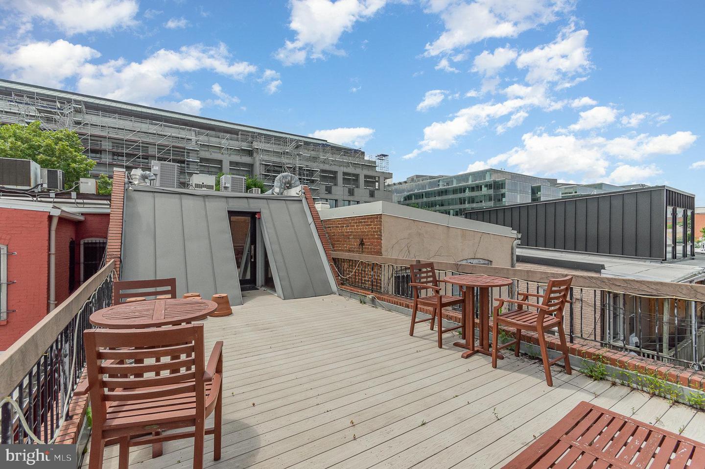515 2nd St NE